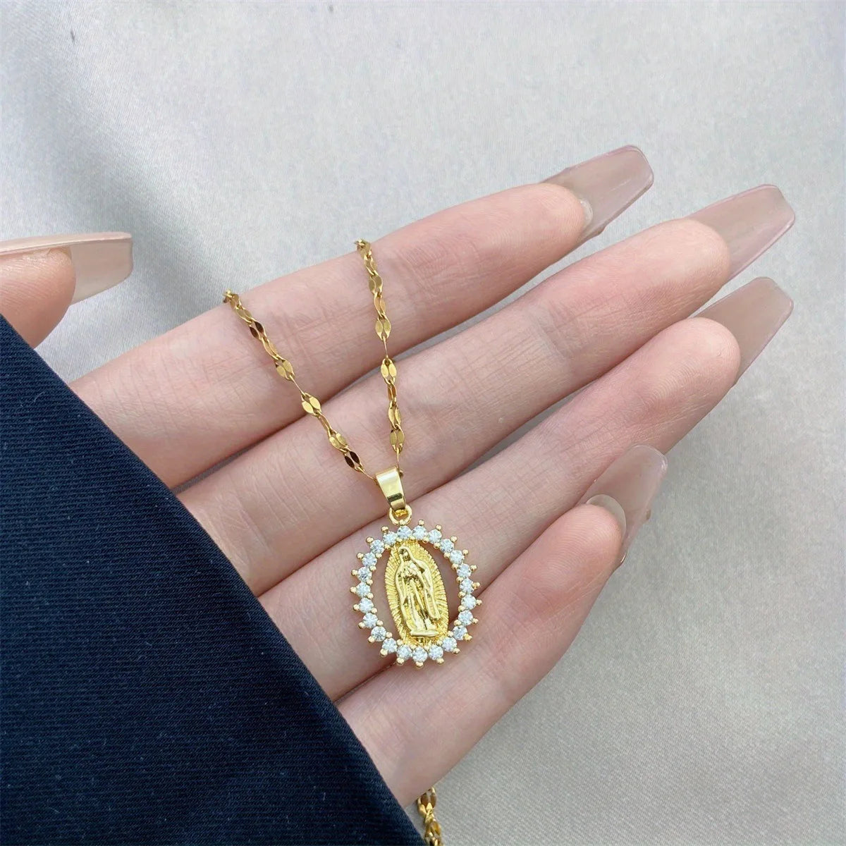 Collar Virgen María